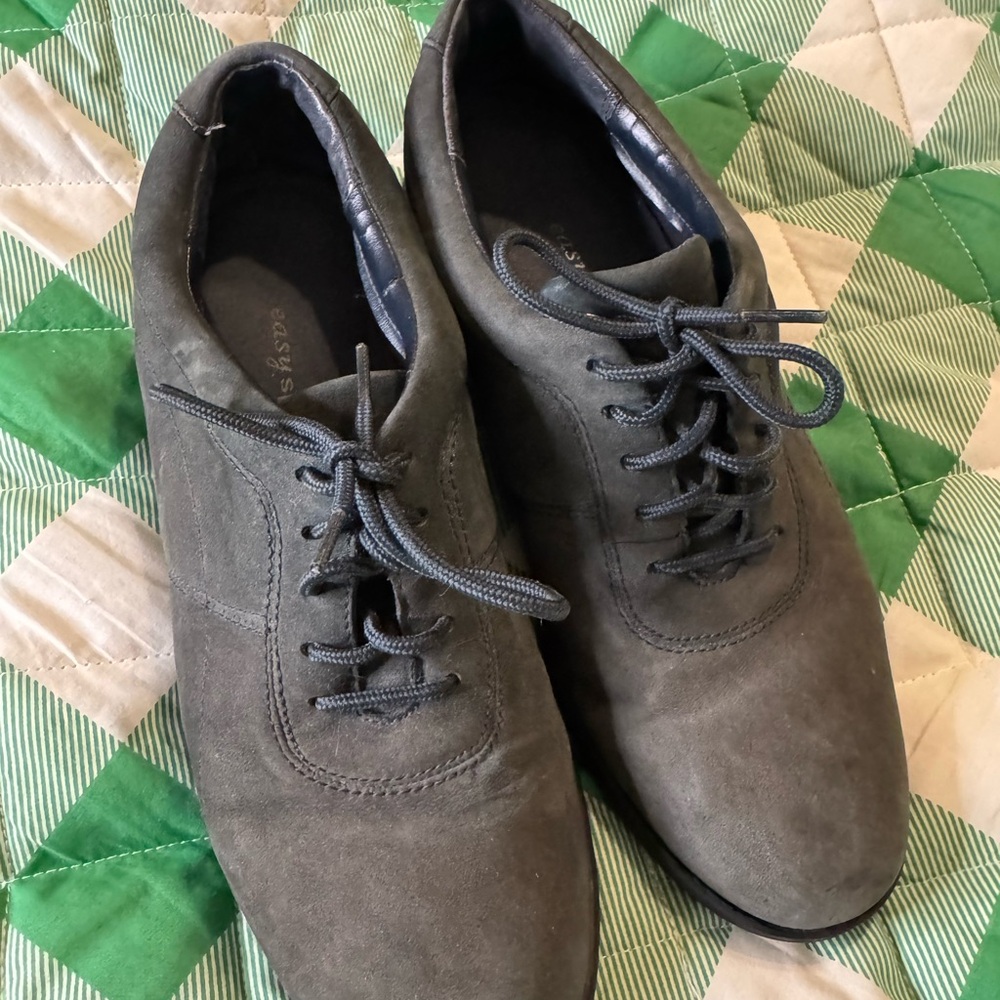 Women’s  Gray Suede Lace-Up Shoes